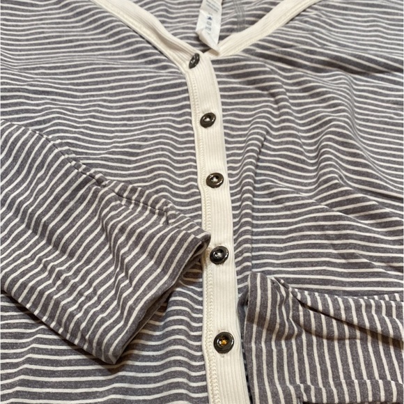 Lululemon Awesoma gray Striped Henley 6 - Picture 3 of 9